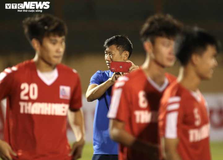 HLV Thạch Bảo Khanh rạng rỡ trong lần đầu vô địch quốc gia cùng U21 Viettel - 10