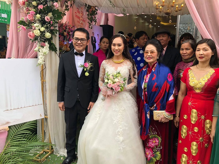 Loạt sao nam Việt lấy vợ trẻ, kém hàng chục tuổi - 7