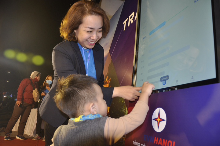 'Điện' với 'dân' đã gần với nhau thế nào? - 5