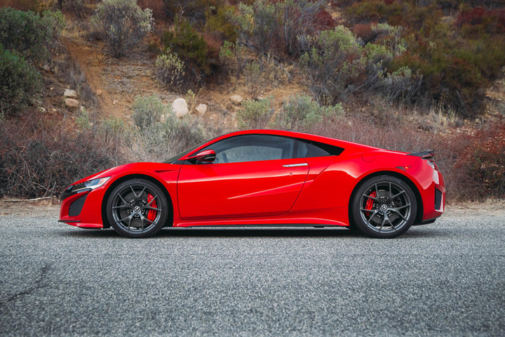 Điều gì khiến Acura NSX là siêu xe của đường phố? - 2