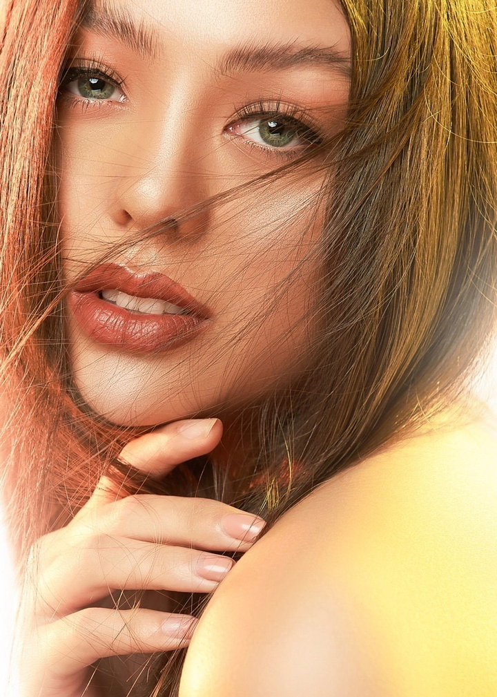 Nhan sắc bạn gái người mẫu Ukraine của thủ môn Bùi Tiến Dũng - 8