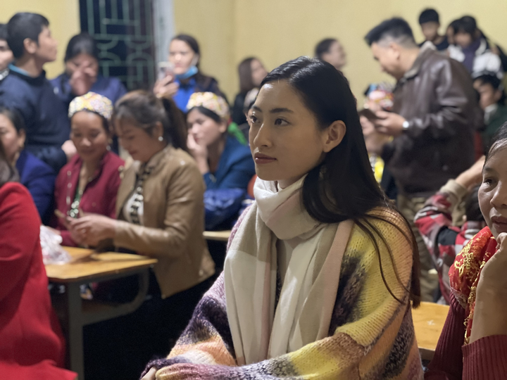 Rét 12 độ C, Lương Thuỳ Linh thức trắng đêm nấu phở giữa rừng - 2