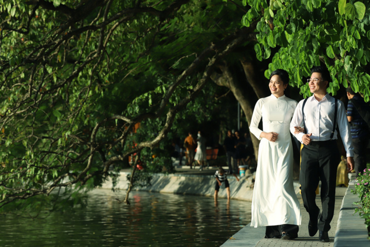 Vợ MC Lê Anh: 'Tôi là sếp, chồng là chuyên gia cố vấn' - 1