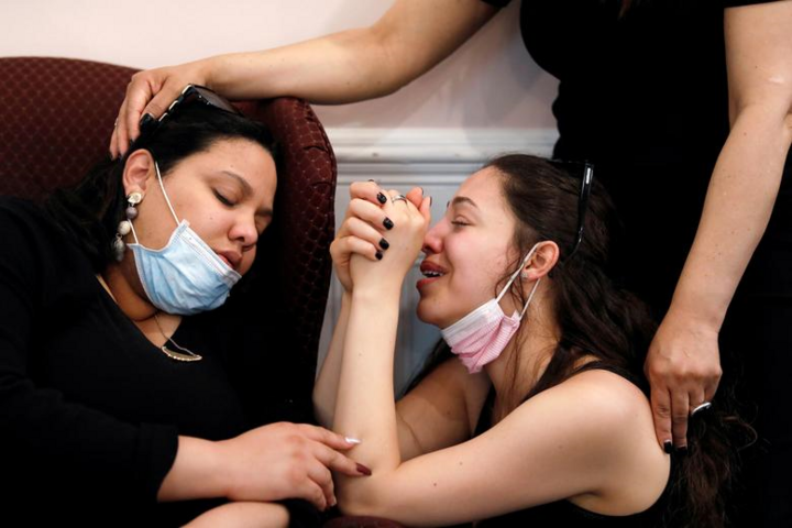 Ảnh: Năm 2020 ám ảnh và tang thương - 1