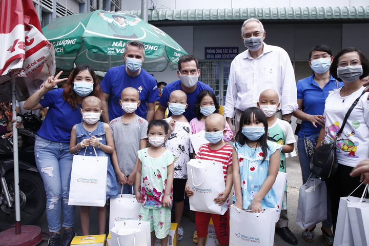 Sanofi tiếp nối hành trình thiện nguyện cho bệnh nhi Bệnh viện Ung Bướu TP.HCM - 1