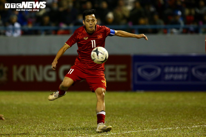 Trực tiếp ĐT Việt Nam 3-2 U22 Việt Nam: Đức Chinh ghi bàn - 4