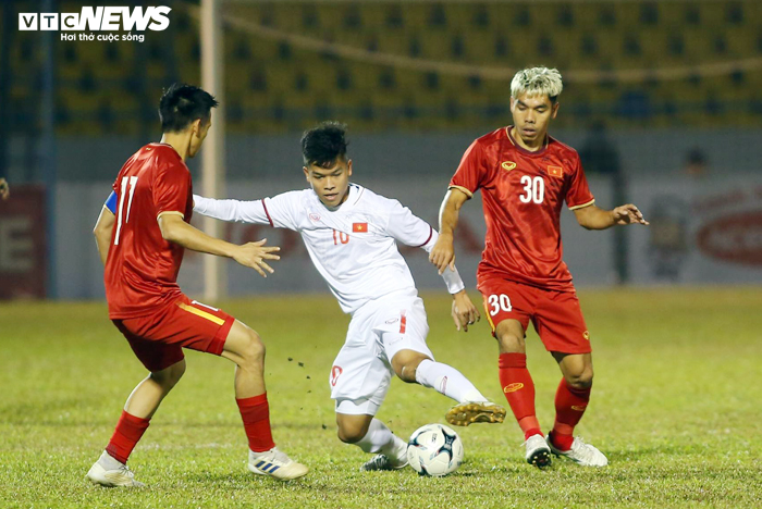 Trực tiếp ĐT Việt Nam 3-2 U22 Việt Nam: Đức Chinh ghi bàn - 6