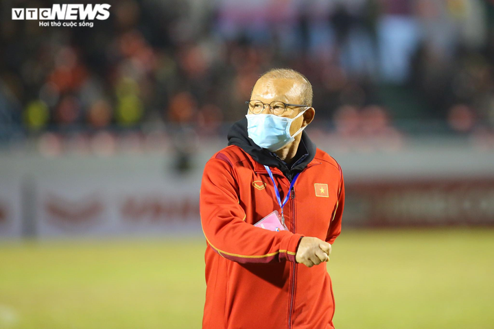 Trực tiếp ĐT Việt Nam 3-2 U22 Việt Nam: Đức Chinh ghi bàn - 8