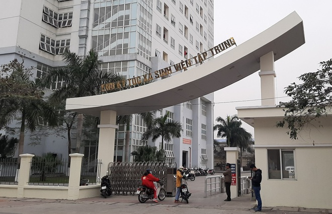 Nghe điện thoại ở hành lang, nữ sinh Hải Phòng bị đuổi khỏi ký túc xá - 1