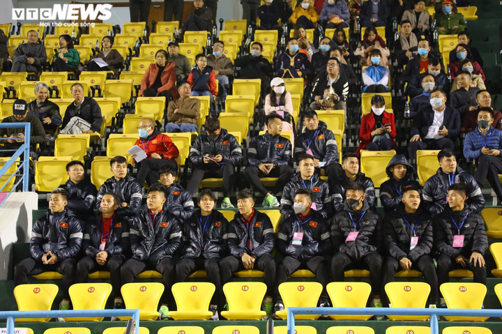 Trực tiếp ĐT Việt Nam 3-2 U22 Việt Nam: Đức Chinh ghi bàn - 10