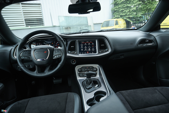 Chi tiết Dodge Challenger GT 2020 đầu tiên tại Việt Nam - 6
