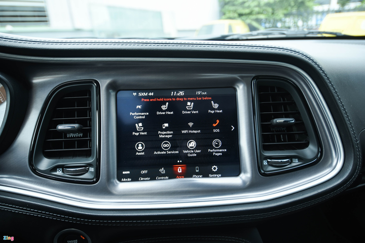 Chi tiết Dodge Challenger GT 2020 đầu tiên tại Việt Nam - 7