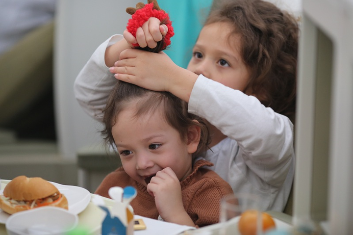 Hành khách Vietnam Airlines bất ngờ nhận quà Giáng sinh trên không - 6