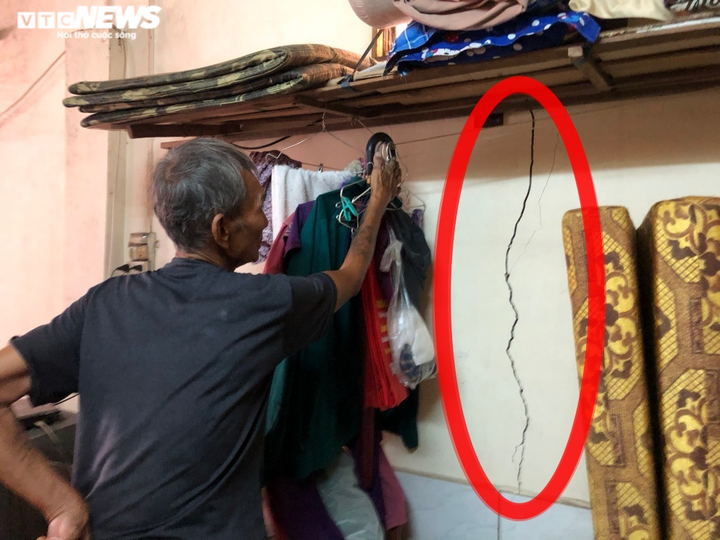 TP.HCM: Đường Nguyễn Hữu Cảnh tôn cao lên hơn 1m, dân lo sợ nước ngập vào nhà - 3