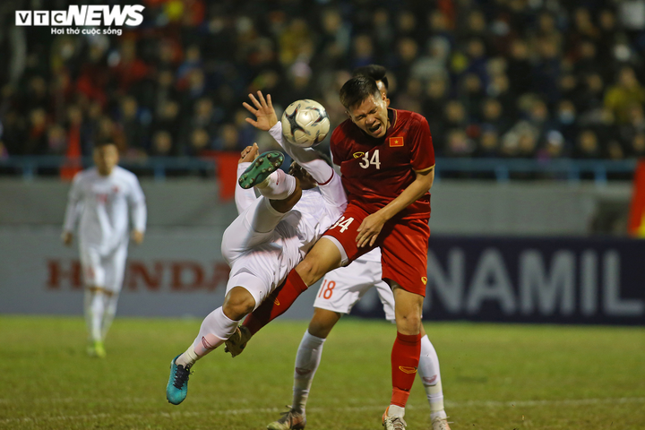 Công Phượng, Quang Hải làm khán giả, tuyển Việt Nam vất vả hạ đàn em - 9