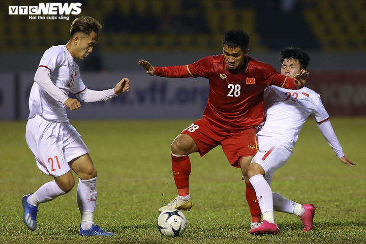 Công Phượng, Quang Hải làm khán giả, tuyển Việt Nam vất vả hạ đàn em - 10