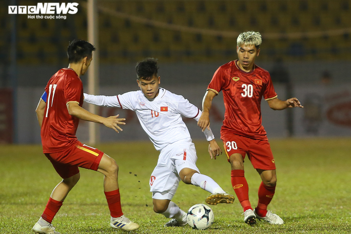 Công Phượng, Quang Hải làm khán giả, tuyển Việt Nam vất vả hạ đàn em - 5