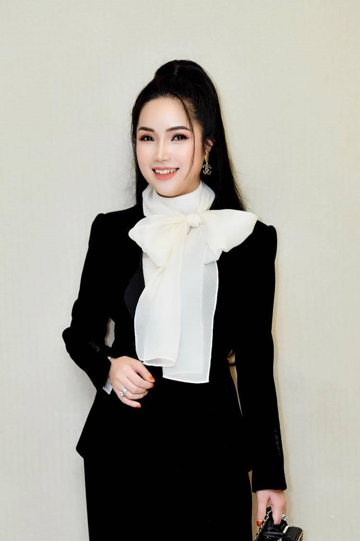 Doanh nhân Đỗ Hương Ly bất ngờ xuất hiện cùng Hoa hậu Hương Giang - 5