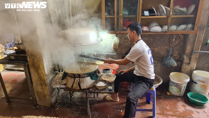 Độc đáo những bức tường cổ xây bằng mảnh chum, tiểu sành ở làng Thổ Hà - 13