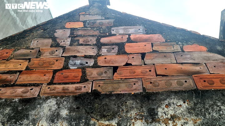 Độc đáo những bức tường cổ xây bằng mảnh chum, tiểu sành ở làng Thổ Hà - 7