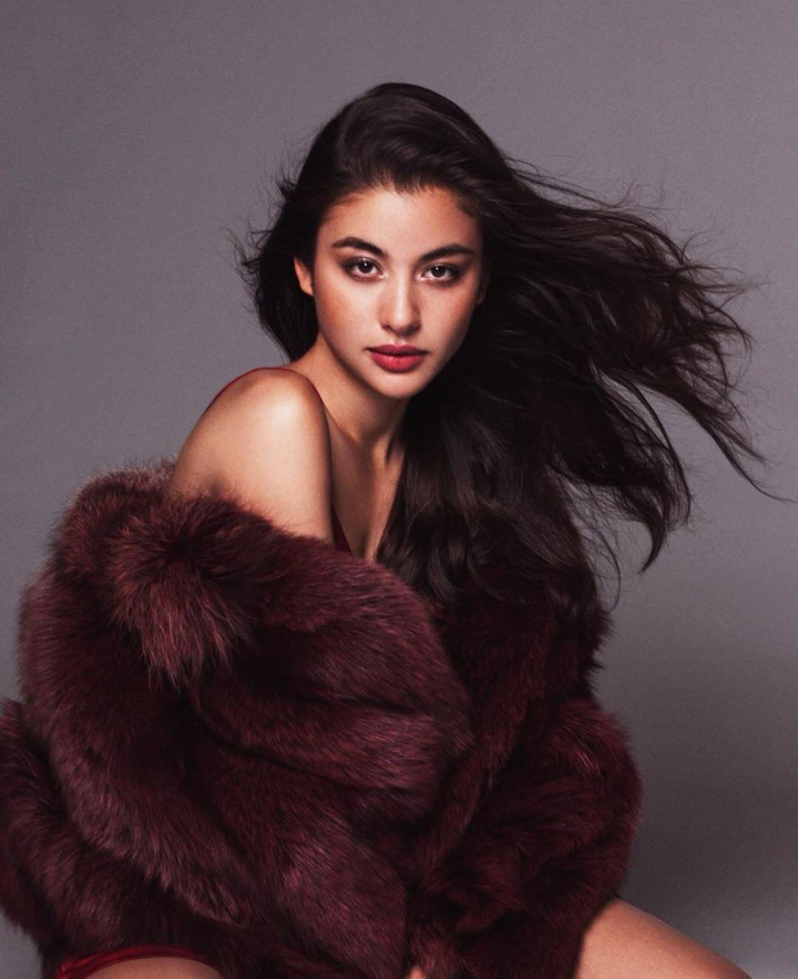 Nhan sắc vạn người mê của bạn gái 'Ronaldo Thái Lan' - 6