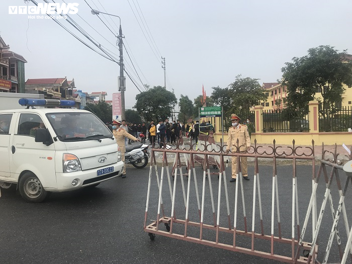 An ninh thắt chặt tại phiên tòa xét xử con nuôi Đường 'Nhuệ' và 13 đồng phạm - 5