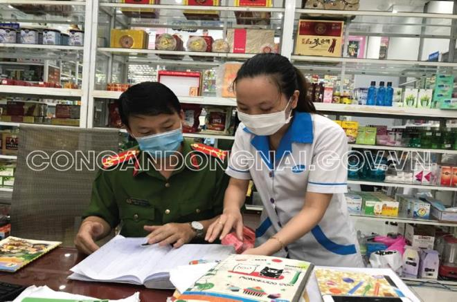 Vì sao Công an Đồng Nai tung lực lượng lớn khám xét 2 nhà thuốc tây? - 2