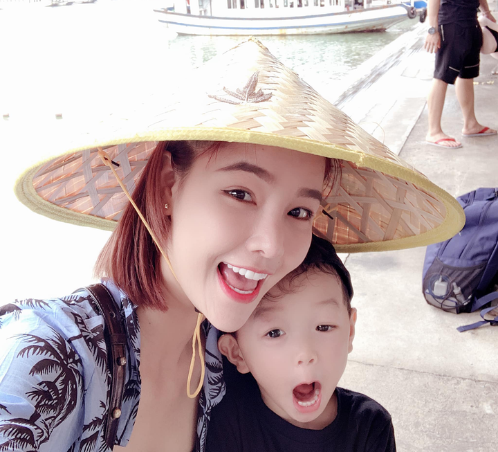 Ngắm nhan sắc đắm say lòng người của vợ Mạc Hồng Quân - 13