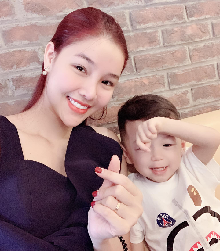 Ngắm nhan sắc đắm say lòng người của vợ Mạc Hồng Quân - 12