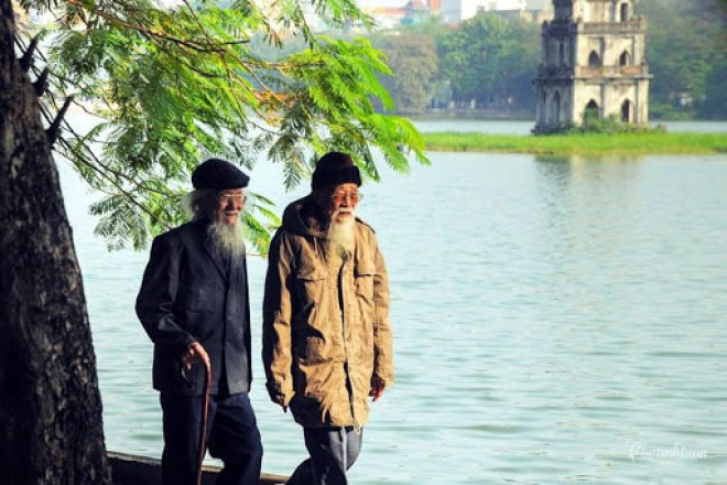 Nhiệt độ miền Bắc tăng dần, trưa chiều hửng nắng - 1