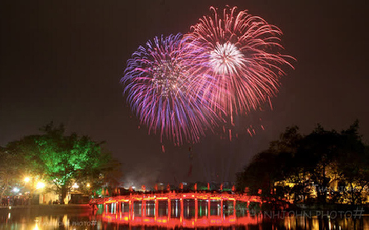 Hà Nội bắn pháo hoa 3 điểm dịp Tết Dương lịch 2021 - 1