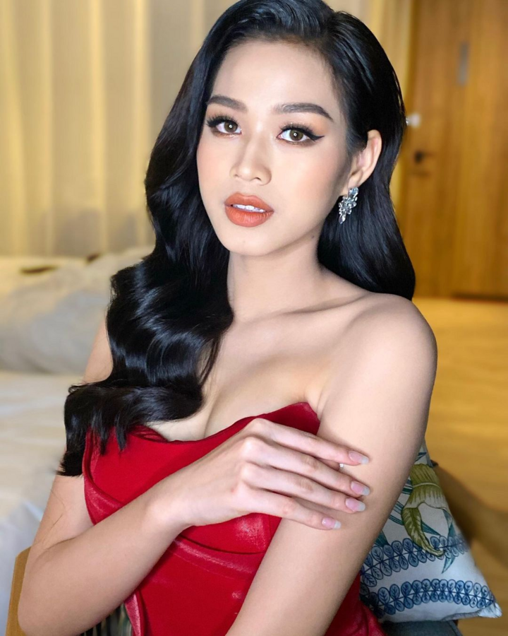 Nhan sắc Đỗ Thị Hà sau một tháng đăng quang hoa hậu - 2