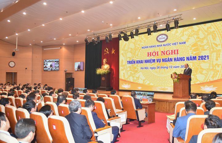 Thủ tướng: Ngân hàng cần giảm lãi suất chứ không nên nhằm lợi nhuận kếch xù - 2