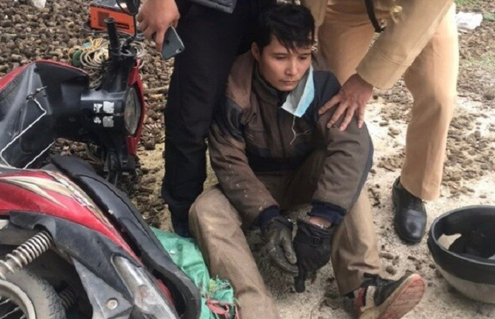 Quyết khống chế kẻ buôn ma túy, trinh sát ở Hòa Bình bị đâm văng xuống vực sâu - 1