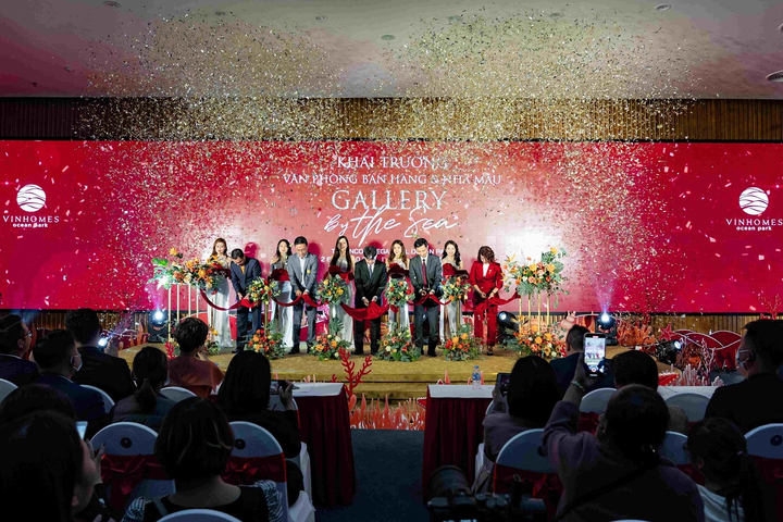 Hàng nghìn khách hàng tham quan căn hộ mẫu dòng Ruby của Vinhomes lần đầu ra mắt - 2