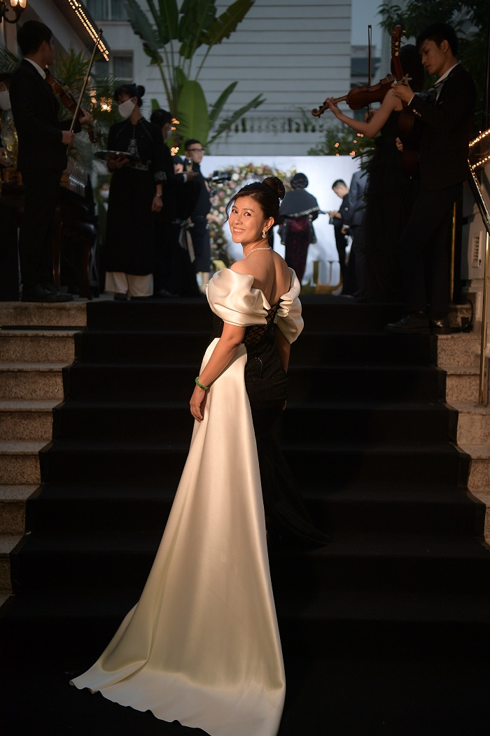 Chi Bảo tháp tùng bạn gái kém 16 tuổi dự sự kiện - 4