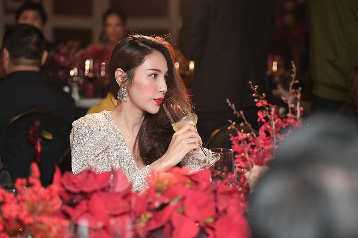 Chi Bảo tháp tùng bạn gái kém 16 tuổi dự sự kiện - 7