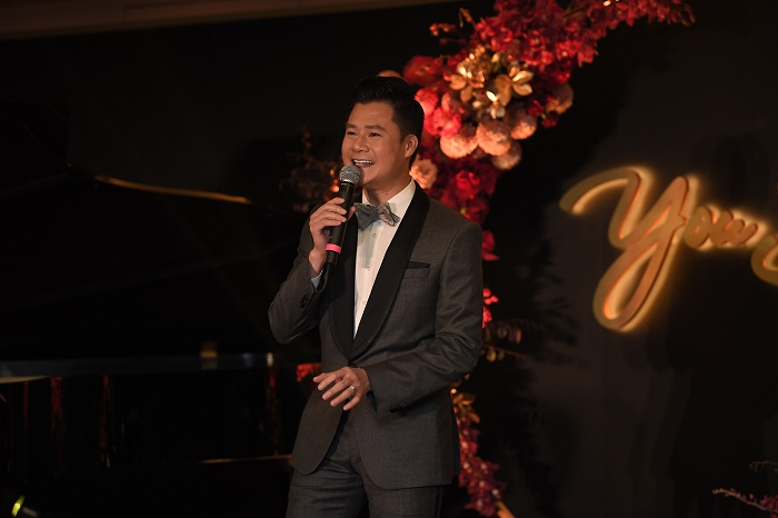 Chi Bảo tháp tùng bạn gái kém 16 tuổi dự sự kiện - 11