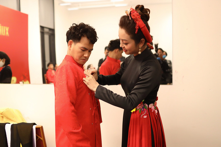 Hoài Linh nghẹn ngào trong đêm diễn thiếu Chí Tài - 6