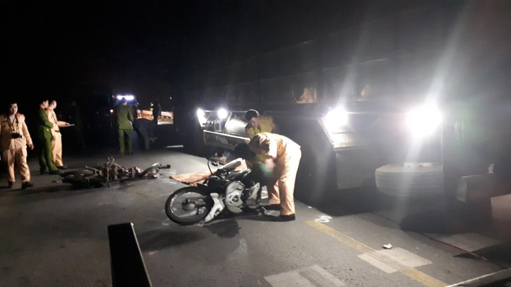 Tai nạn liên hoàn, 3 người thương vong trên Quốc lộ 6 - 1