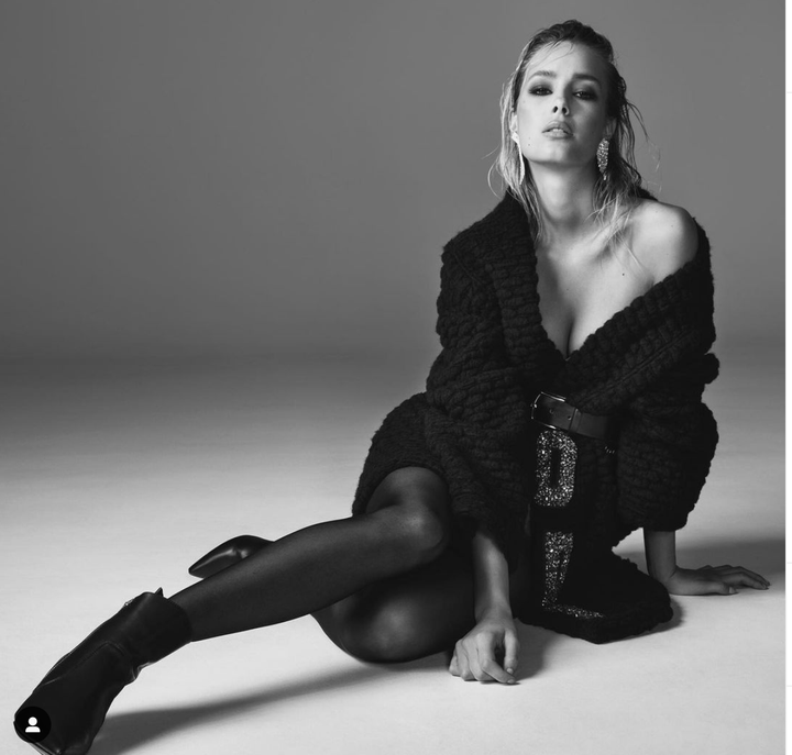 Nhan sắc bạn gái siêu mẫu đẹp như thiên thần của ngôi sao tuyển Italia - 3