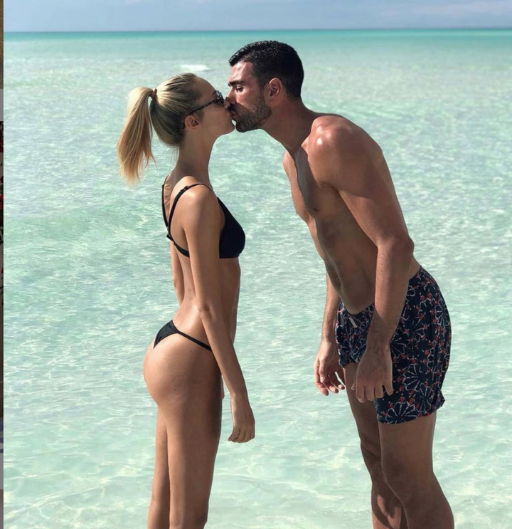 Nhan sắc bạn gái siêu mẫu đẹp như thiên thần của ngôi sao tuyển Italia - 7