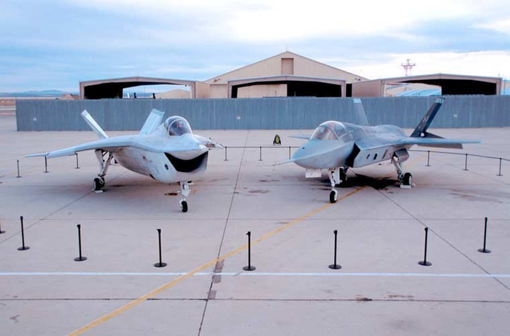 Tiêm kích tàng hình X-32: Máy bay xấu xí nhất của quân đội Mỹ - 1