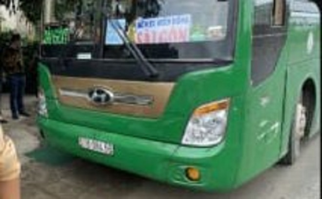Phát hiện 8 người Trung Quốc trên xe khách biển số TP.HCM - 1