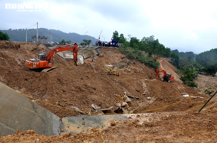 Ảnh: Hiện trường sự cố vỡ kênh tưới tiêu 4.300 tỷ đồng ở Thanh Hóa - 11