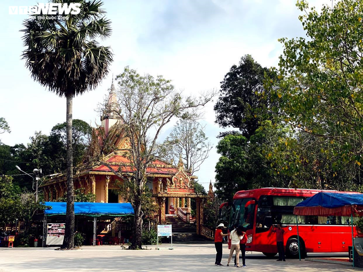 Chiêm ngưỡng tượng Phật nhập niết bàn lớn nhất Việt Nam sắp khánh thành - 12
