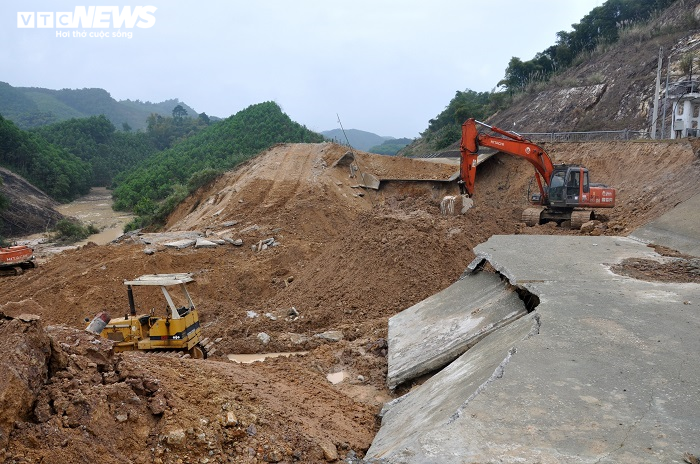 Ảnh: Hiện trường sự cố vỡ kênh tưới tiêu 4.300 tỷ đồng ở Thanh Hóa - 2