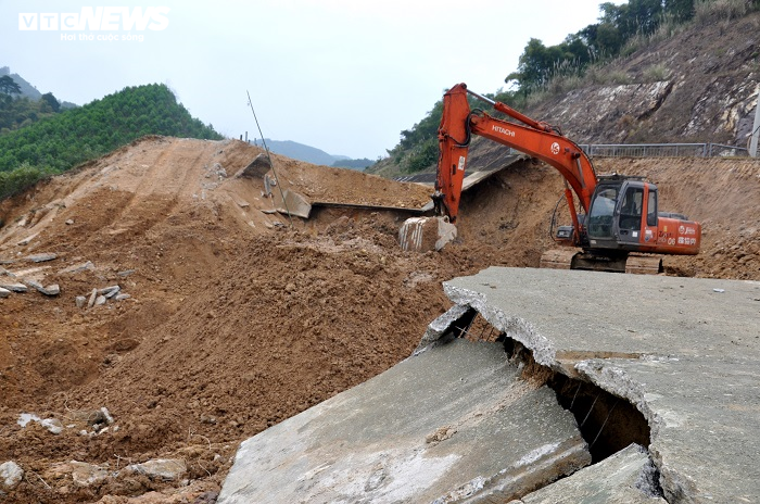 Vỡ kênh nghìn tỷ ở Thanh Hóa: Nạn nhân thoát chết kể phút thác nước đổ ầm ầm - 2