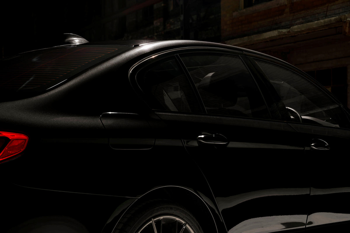 BMW 5 series phiên bản Dark Shadow Edition siêu 'ngầu' - 10