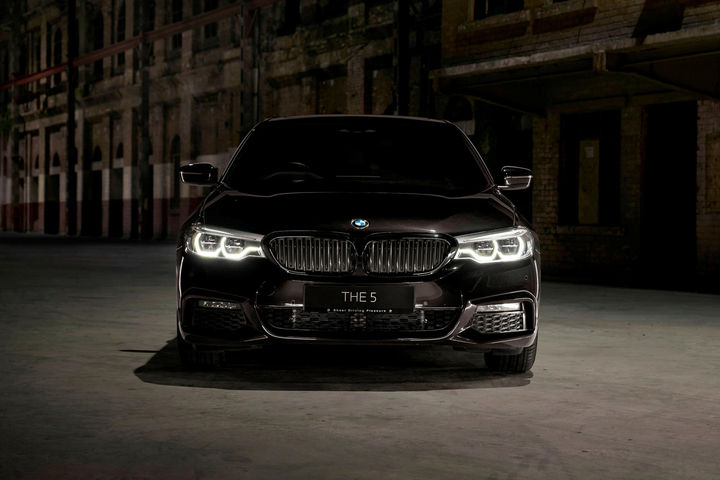 BMW 5 series phiên bản Dark Shadow Edition siêu 'ngầu' - 1
